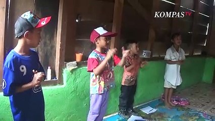 Babinsa Turun Tangan Mengajar Anak-anak di Desa Terpencil