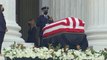 Abuchean a Trump durante los funerales de la jueza Ginsburg en la Corte Suprema