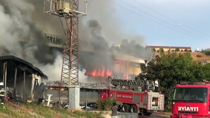 AVM'de çıkan yangın söndürülmeye çalışılıyor (3) - TOKAT