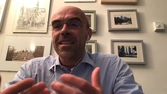 Entrevista al eurodiputado Jorge Buxadé (VOX): El mensaje que lanza Bruselas es que aquí damos 'paguitas' y papeles a quienes entren ilegalmente