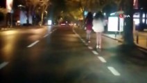 Bağdat Caddesinde genç kızların scooter ile tehlikeli yolculuğu kamerada