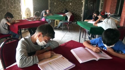 Kapattığı çay ocağını eğitim yuvasına dönüştürdü