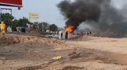 राजस्थान: डूंगरपुर में चल रहे प्रदर्शन में हिंसा और आगजनी, पुलिस ने किया लाठीचार्ज