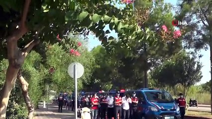 Antalya’da tatilcileri dolandıran şüphelilere jandarma baskını