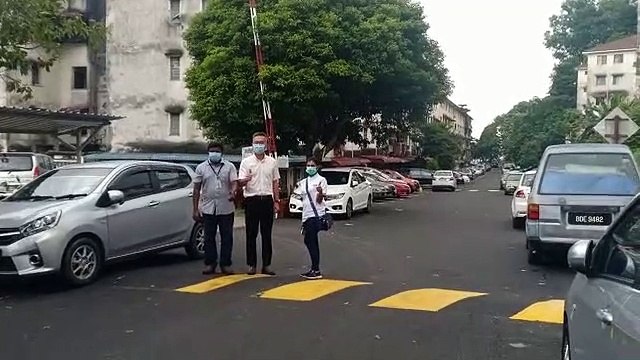 审查后厘清是公共道路 等逾15年 烂路终重铺