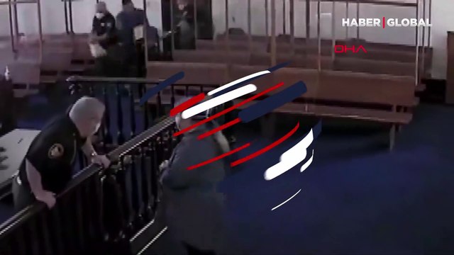 Cezası yargıç tarafından okunduğu sırada mahkeme binasından böyle kaçtı