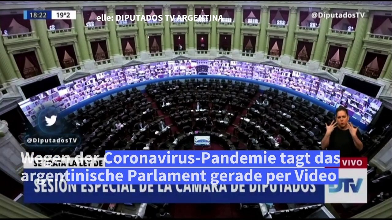 Sexszene auf Großbildschirm im argentinischen Parlament