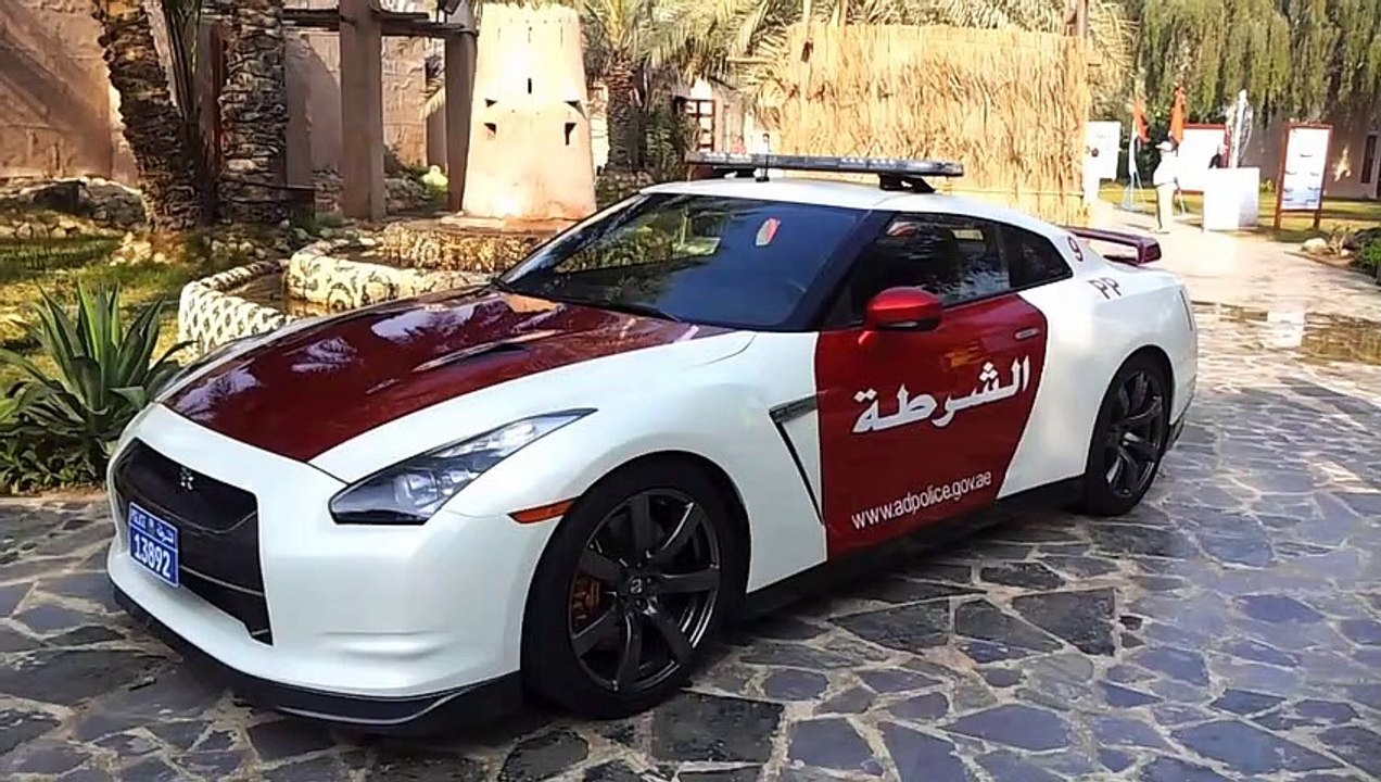 Dubai Has World's Fastest Police Super Cars - World Record  | سيارات الشرطة السوبر في دبي