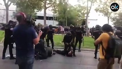 Los manifestantes anti-Ayuso de extrema izquierda pretendían asaltar la Asamblea de Vallecas
