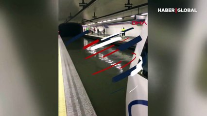 Metro istasyonu sular altında kaldı
