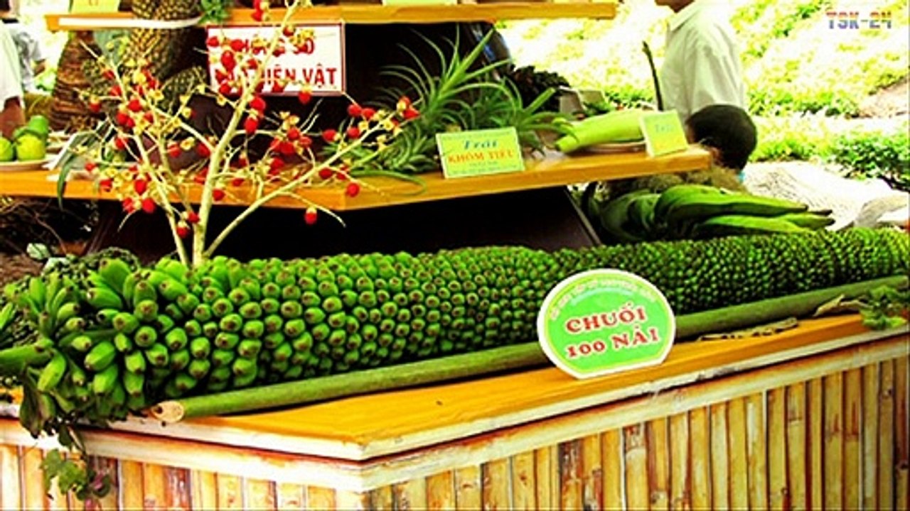 WOW! Giant Fruits and Vegetables You Won’t Believe