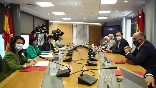 CAM anuncia nuevas restricciones mientras que Gobierno pide cerrar Madrid