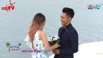 Vợ Việt Kiều Canada xúc động ngất ngây vì màn tỏ tình lãng mạn của chồng trên biển 