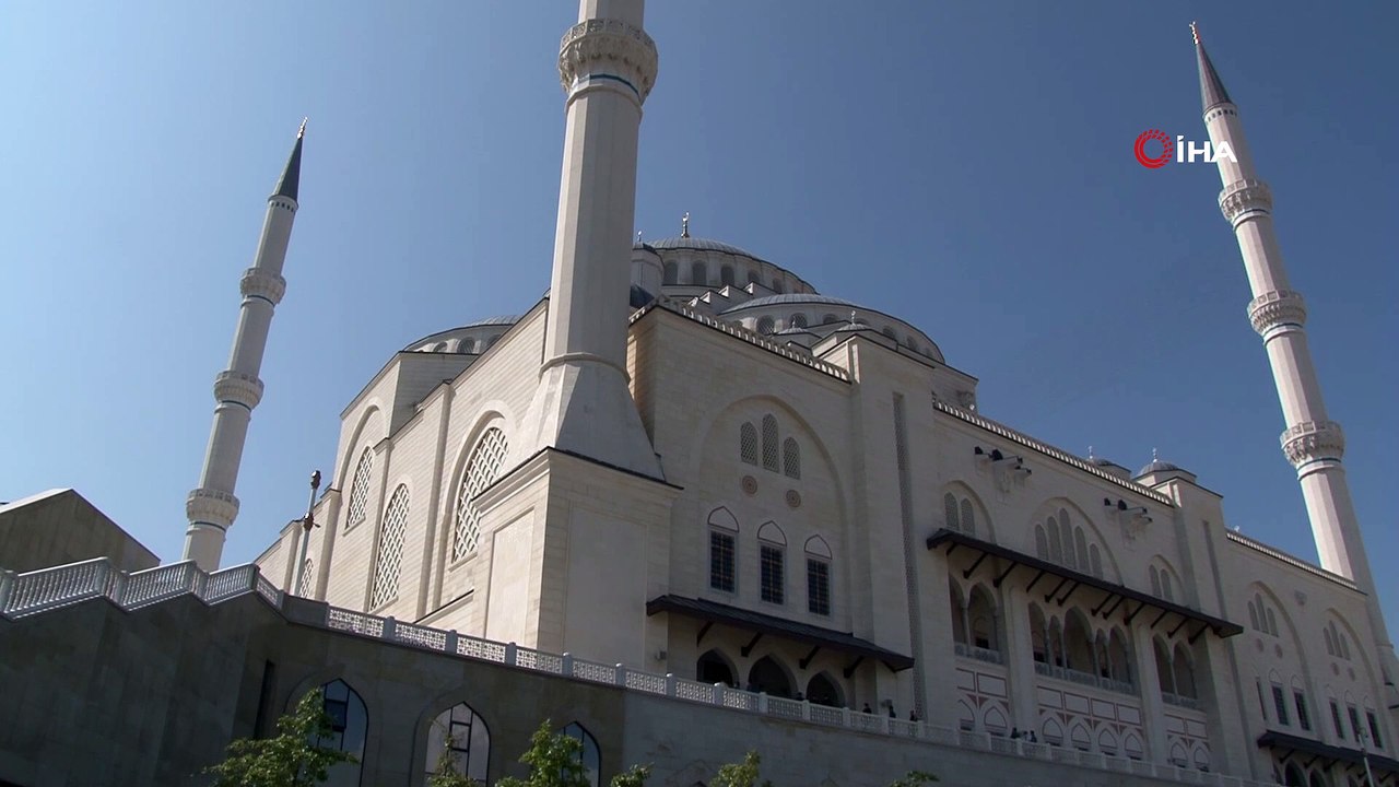 Cumhurbaşkanı Erdoğan: 'Hepiniz toptan sımsıkı Allah'ın ipine sarılın'