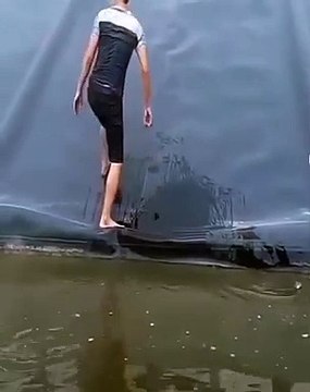 Il voulait sauver un serpent, mais cela s’est retourné contre lui