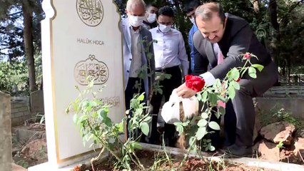 Prof. Dr. Dursun'un kaza yaptığı alandan alınan toprak Kocaeli'deki mezarına bırakıldı