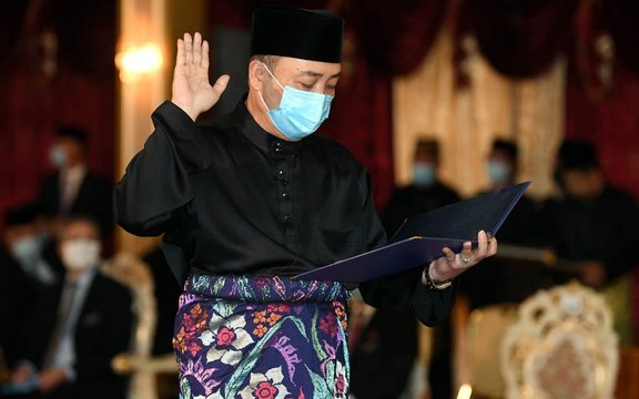 Hajiji Noor angkat sumpah ketua menteri Sabah ke-16