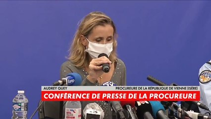 Descargar video: «Le corps de Victorine Dartois, âgée tout juste de 18 ans, a été retrouvé ce jour»,  annonce Audrey Quey, procureure de la République de Vienne