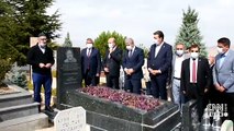 Neşet Ertaş mezarı başında anıldı | Video