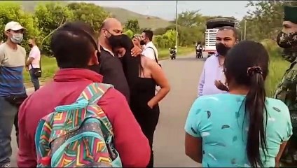 ¡Lección de perdón! Hermana de Juliana Giraldo y mamá del soldado se abrazaron