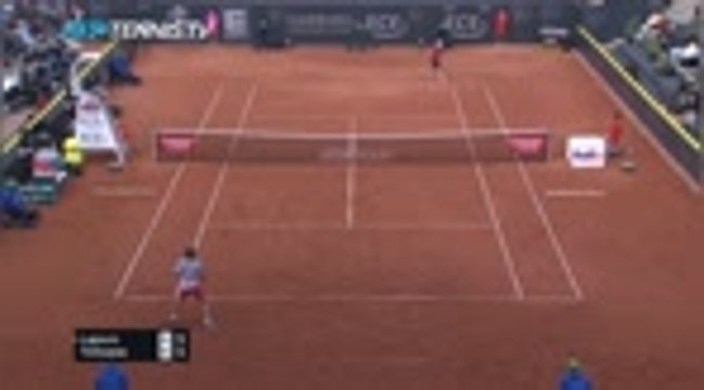 Tsitsipas cruises into Hamburg semis