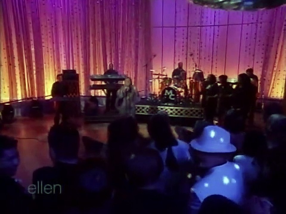 Mariah Carey - We Belong Together (Live @ The Ellen DeGeneres Show) (2005/05/13) [HQ]