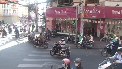 Thực hư chuyện được phép rẽ phải khi đèn đỏ???