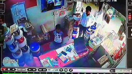 मेरठ: छोटे बच्चे ने 2 सकेंड में लोगों की नजरों से मोबाइल किया गायब