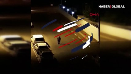 "How are you ben İsmail" diye bağırarak araçları yumrukladı