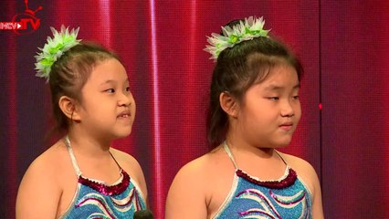 Cặp đôi nhí và màn diễn xiếc khiến khán giả vừa bất ngờ vừa lo sợ.