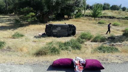 Kamyonet şarampole devrildi: 7 yaralı - ERZİNCAN