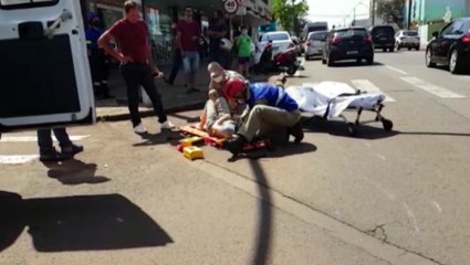 Mulher é socorrida após acidente na Rua General Osório