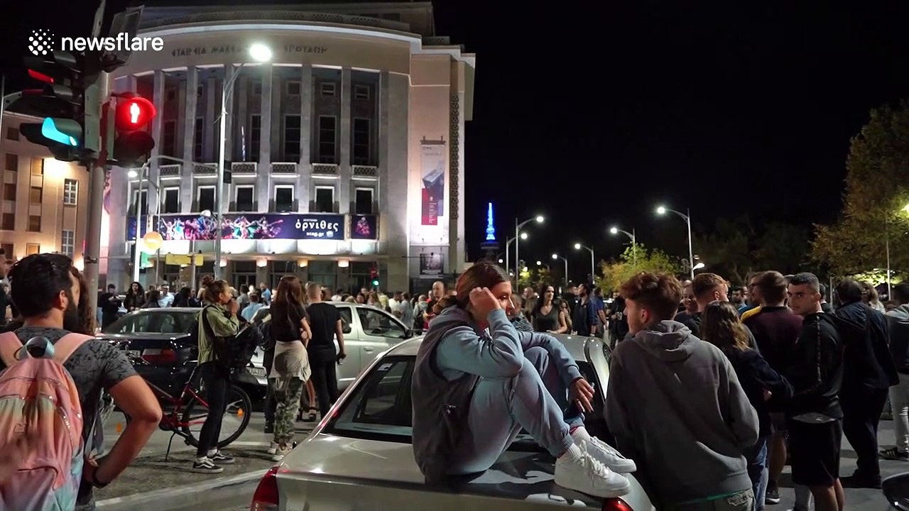 Greek bar workers block roads in protest at COVID-19 early closure