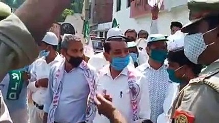 आज बदायू मे किसान बिरोधी अध्यादेश के खिलाफ मे राष्ट्रीय लोकदल बदायूं ने महामहिम राष्ट्रपति महोदय को ज्ञापन दिया।