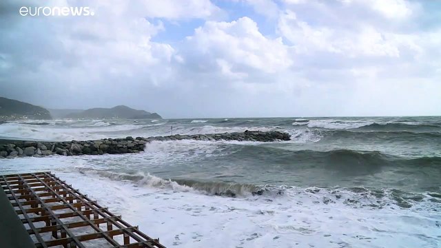 شاهد: هبوب رياح قوية على ساحل ليغوريا الإيطالي