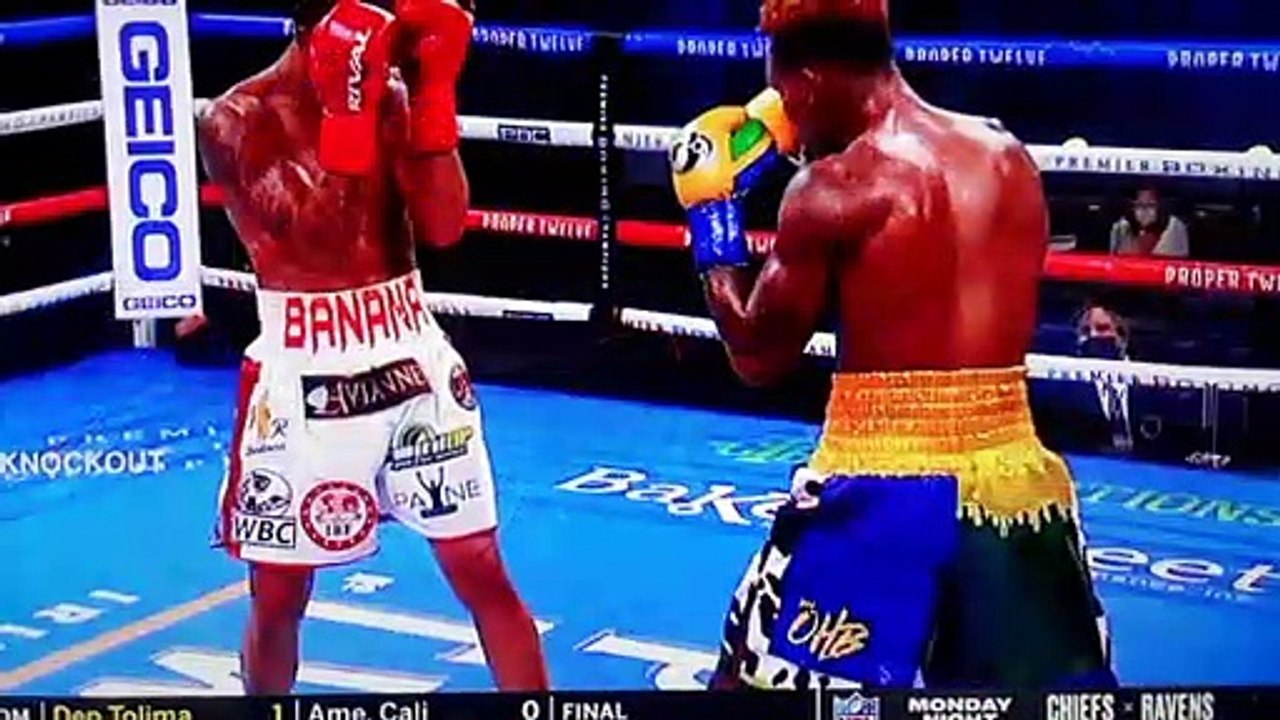 Charlo vence a Rosario por ko en el round 8