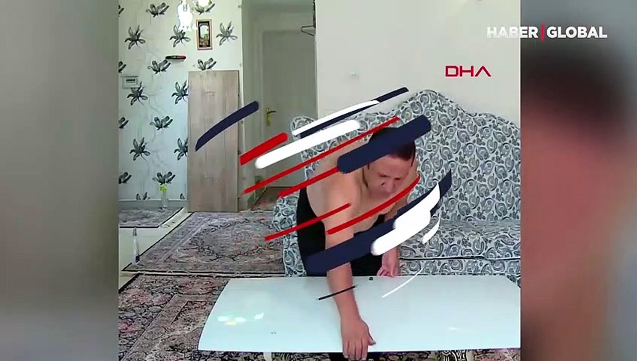 Mıknatıs adam görenleri hayrete düşürüyor