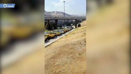 طابور سيارات طويل بانتظار تعبئة مادة البنزين من كازيةدمر البلد في دمشق