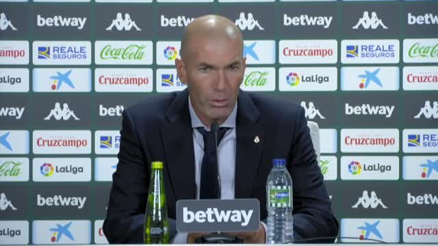 Pellegrini: Jugar contra el Real Madrid, contra el VAR, contra penal y expulsión todo junto es difícil