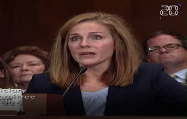 Télécharger la video: Etats-Unis: Qui est Amy Coney Barrett, la juge que Donald Trump a nommée à la Cour suprême ?