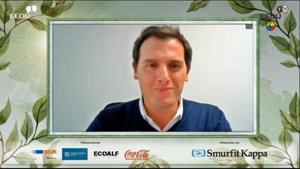 Rivera reivindica el "liderazgo moderno, abierto y participativo"