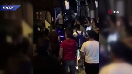 Manisa FK'ya 6-1 yenilen Kocaelispor'da taraftarlar tesisi bastı