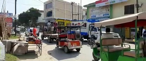 नहर पुल का चौड़ीकरण ना होने से लगा जाम, व्यापारियों ने उठाई चौड़ीकरण की मांग