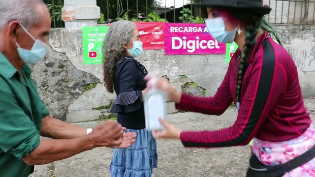 El Salvadorlu sanatçılar Kovid-19 tedbirlerine farkındalık oluşturmak gösteri yaptı - SAN SALVADOR