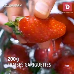 Un délicieux brownie garni de fraises et de chocolat blanc !