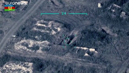 شاهد: طائرة أذربيجانية تستهدف منظومة دفاع جوي أرمينية