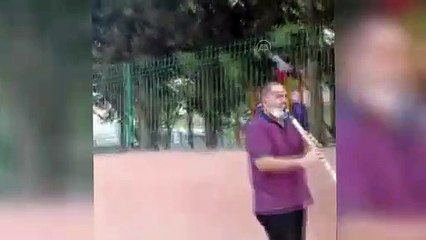 Koronavirüse yakalanan okul müdürüne komşuları müzikle moral verdi - HATAY