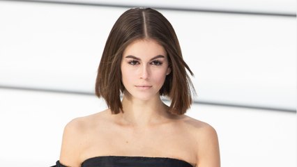 Kaia Gerber: Mint Green Barrette, Pink Hair