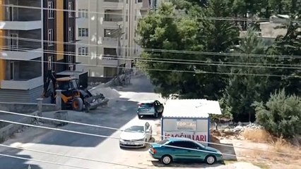 Karaköprü’de rastgele atılan inşaat atıkları çevreyi kirletiyor