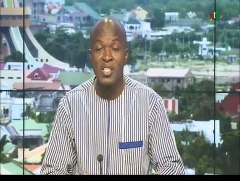 RTB/Remise de parchemin à plusieurs participants à la formation sur la gestion des projets